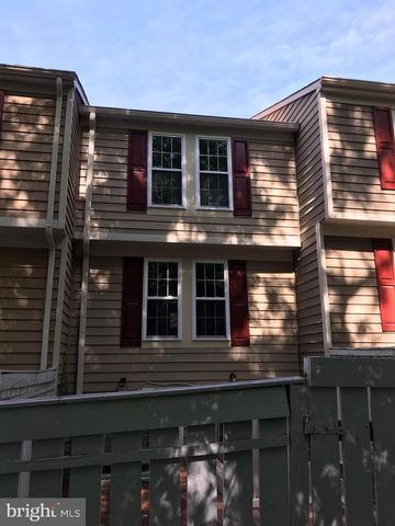 1539 WOODCREST DR, Reston, VA 20194