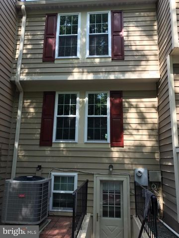 1539 WOODCREST DR, Reston, VA 20194