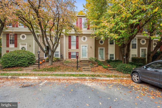 1539 WOODCREST DR, Reston, VA 20194