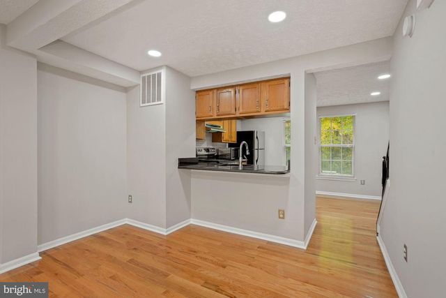 1539 WOODCREST DR, Reston, VA 20194