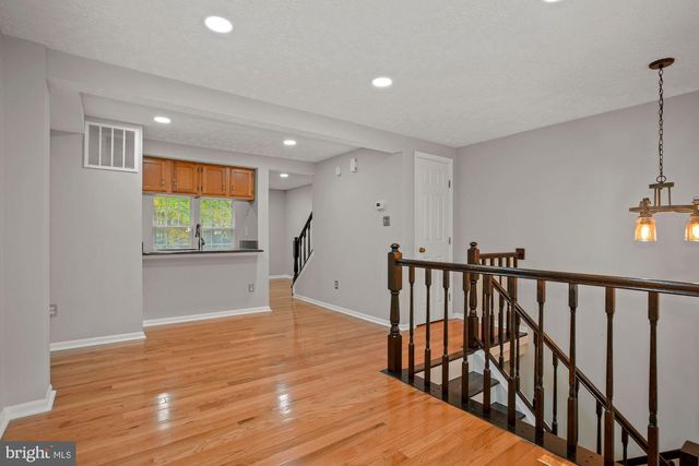 1539 WOODCREST DR, Reston, VA 20194