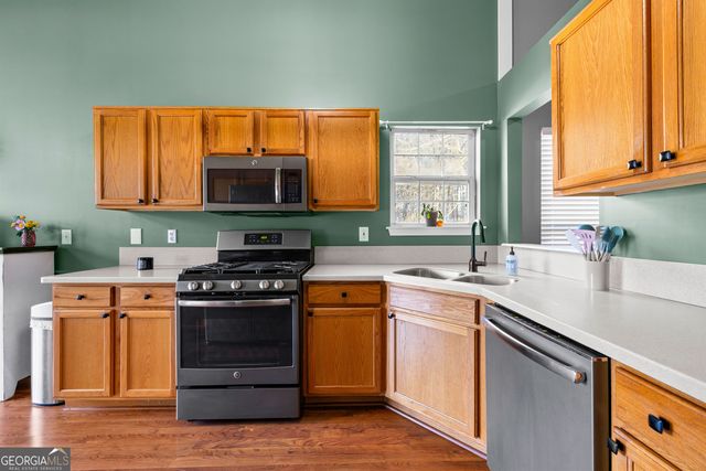 90 Hollow Oaks Court, Newnan, GA 30263