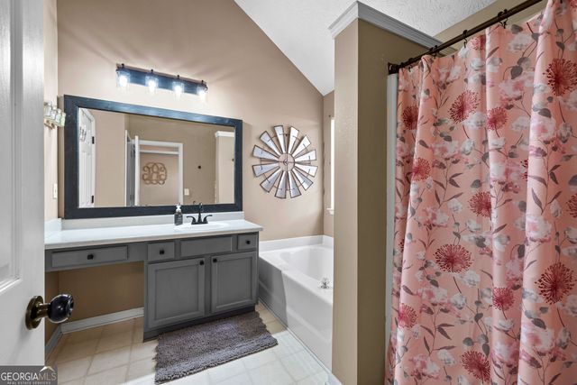 90 Hollow Oaks Court, Newnan, GA 30263