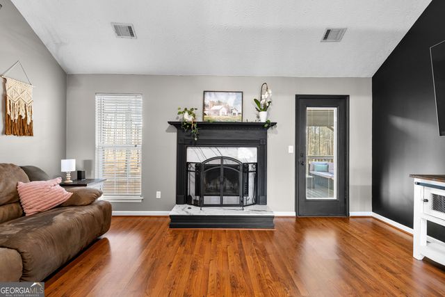 90 Hollow Oaks Court, Newnan, GA 30263