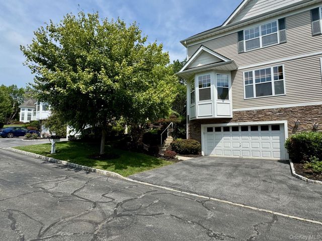 8 Green Court, Middletown, NY 10940