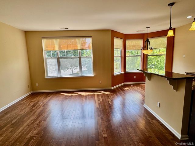 8 Green Court, Middletown, NY 10940