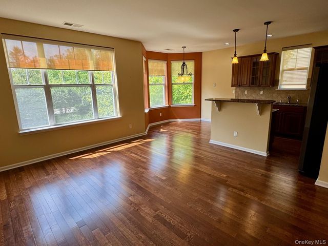 8 Green Court, Middletown, NY 10940