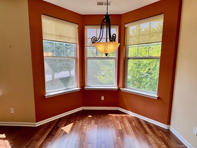 8 Green Court, Middletown, NY 10940