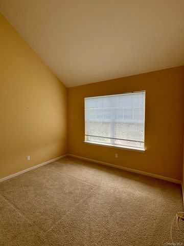 8 Green Court, Middletown, NY 10940