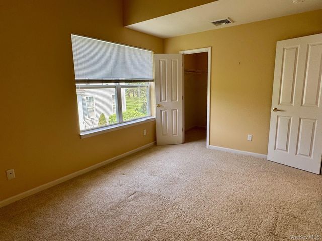 8 Green Court, Middletown, NY 10940
