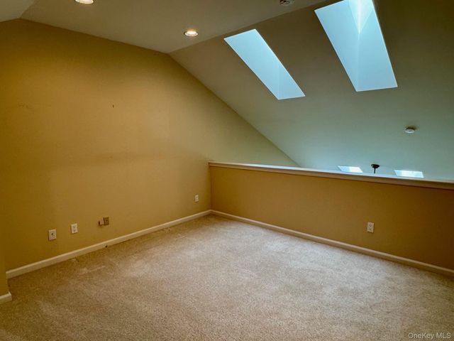 8 Green Court, Middletown, NY 10940