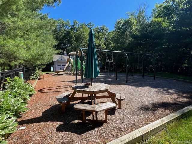 8 Green Court, Middletown, NY 10940