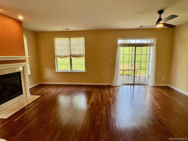 8 Green Court, Middletown, NY 10940
