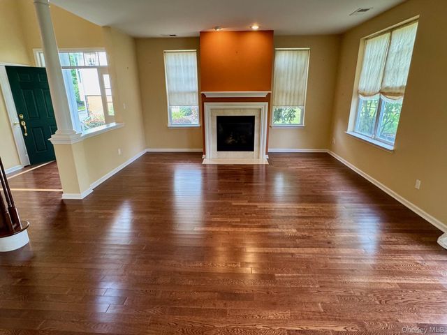 8 Green Court, Middletown, NY 10940