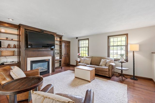 9 Butternut Road, Westford, MA 01886