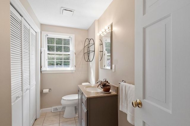 9 Butternut Road, Westford, MA 01886