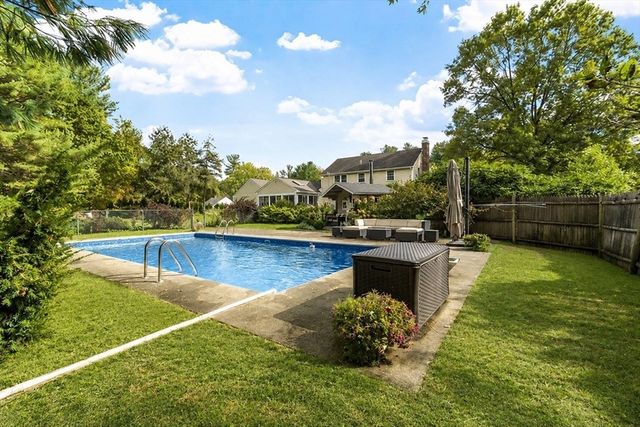 9 Butternut Road, Westford, MA 01886