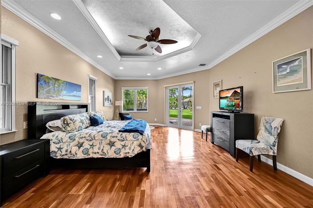 11070 SW 52nd Ct, Davie, FL 33328