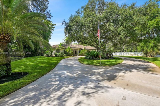 11070 SW 52nd Ct, Davie, FL 33328