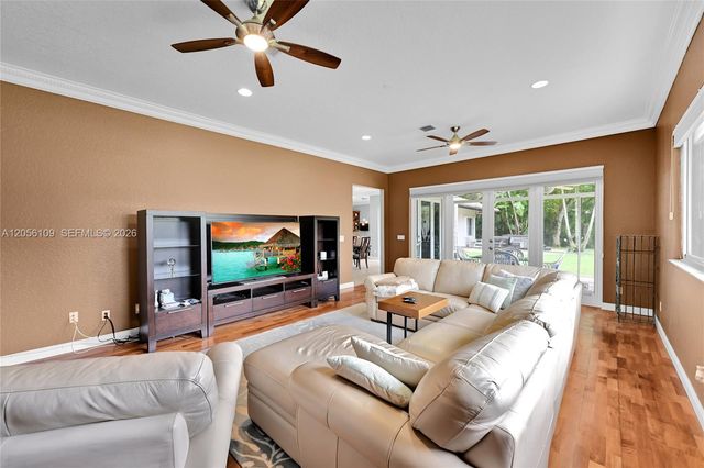 11070 SW 52nd Ct, Davie, FL 33328