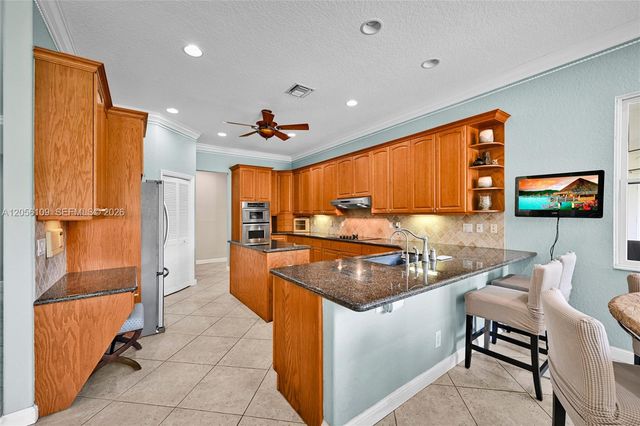 11070 SW 52nd Ct, Davie, FL 33328