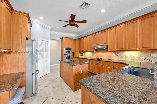 11070 SW 52nd Ct, Davie, FL 33328