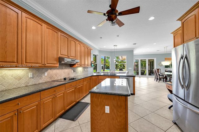 11070 SW 52nd Ct, Davie, FL 33328