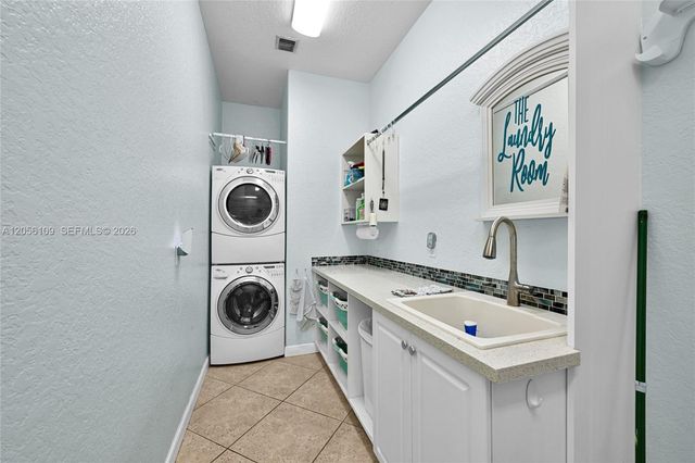 11070 SW 52nd Ct, Davie, FL 33328