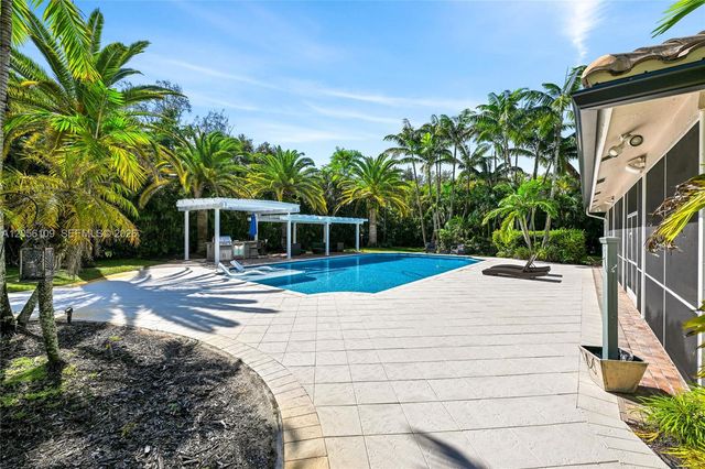 11070 SW 52nd Ct, Davie, FL 33328