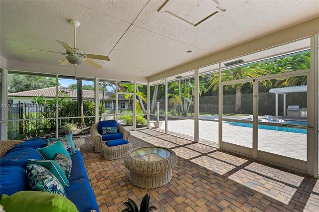 11070 SW 52nd Ct, Davie, FL 33328