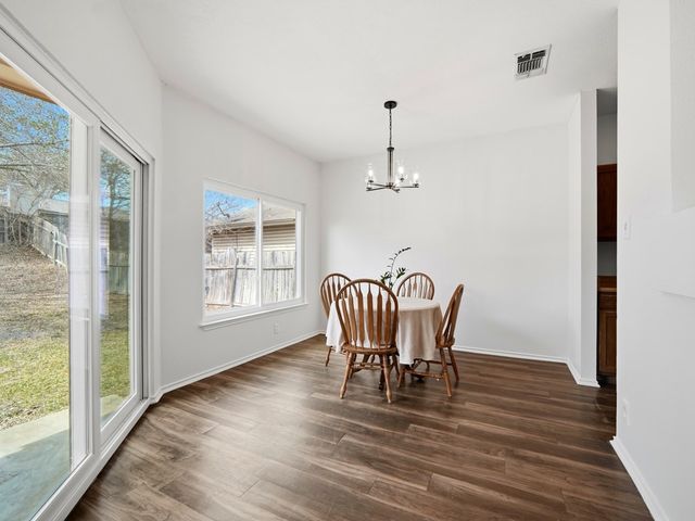 271 Saddle Brook Dr, San Antonio, TX 78245