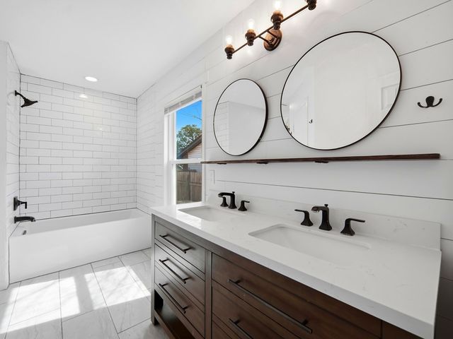 271 Saddle Brook Dr, San Antonio, TX 78245