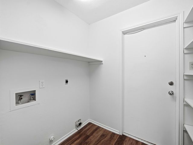 271 Saddle Brook Dr, San Antonio, TX 78245