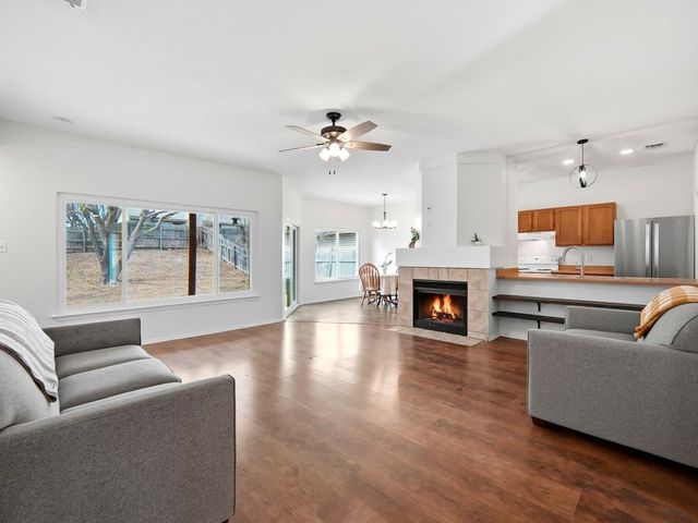 271 Saddle Brook Dr, San Antonio, TX 78245