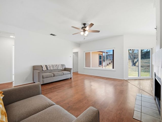 271 Saddle Brook Dr, San Antonio, TX 78245