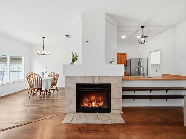 271 Saddle Brook Dr, San Antonio, TX 78245