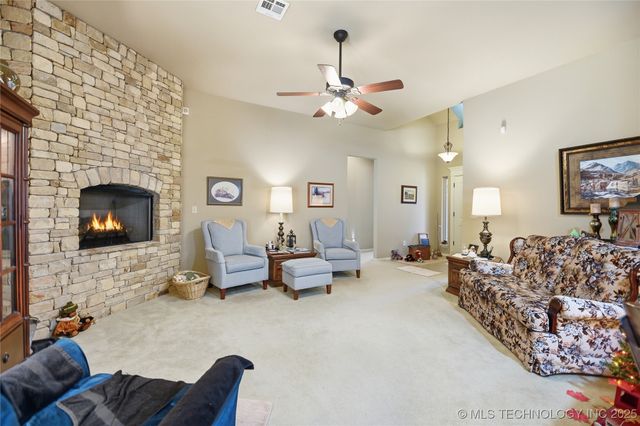 15715 S Broadway Street, Glenpool, OK 74033