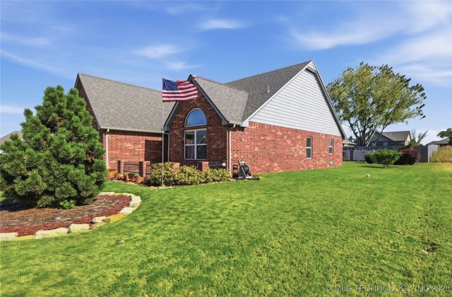 15715 S Broadway Street, Glenpool, OK 74033