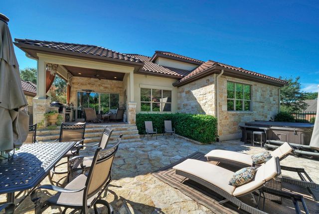 7 Parkside RD, The Hills, TX 78738