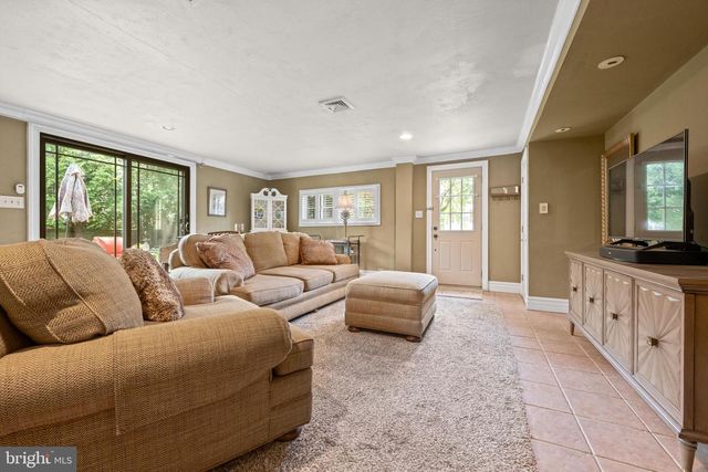 260 AVON RD, Springfield, PA 19064