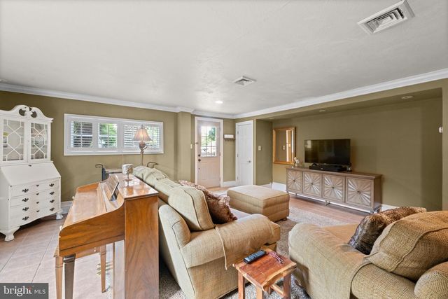 260 AVON RD, Springfield, PA 19064
