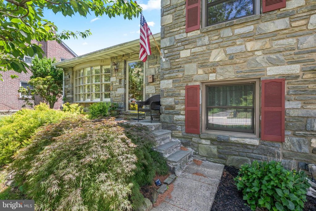 260 AVON RD, Springfield, PA 19064