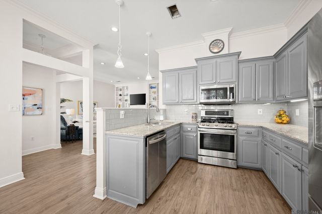 5380 Courtyard Dr, Gonzales, LA 70737