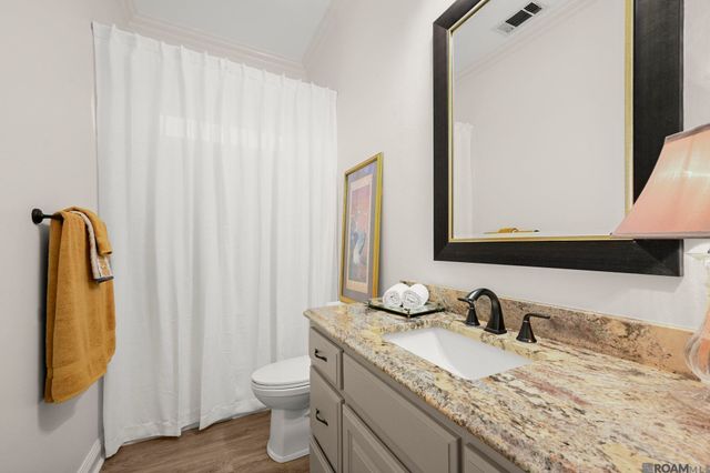 5380 Courtyard Dr, Gonzales, LA 70737