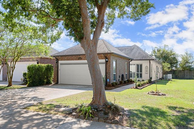 5380 Courtyard Dr, Gonzales, LA 70737
