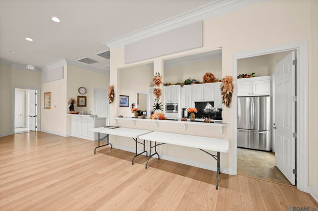 5380 Courtyard Dr, Gonzales, LA 70737