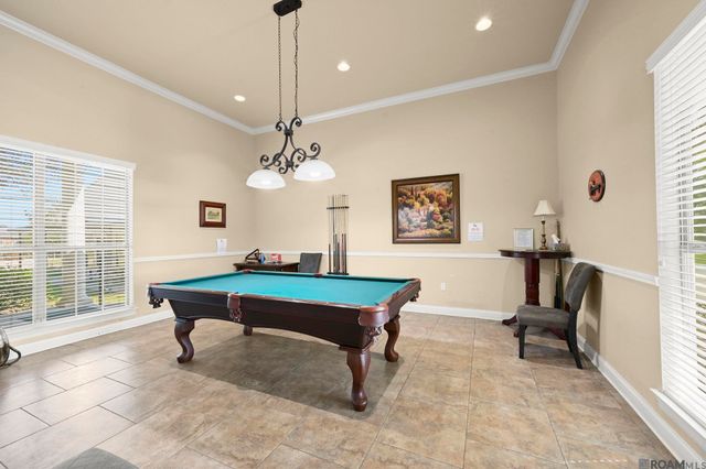 5380 Courtyard Dr, Gonzales, LA 70737