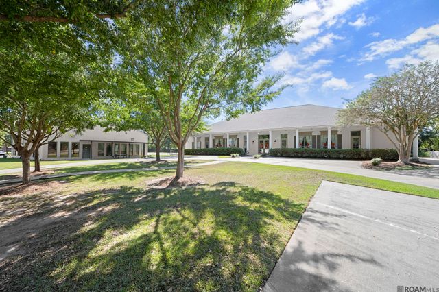 5380 Courtyard Dr, Gonzales, LA 70737