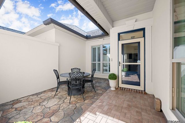 5380 Courtyard Dr, Gonzales, LA 70737