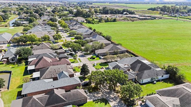 5380 Courtyard Dr, Gonzales, LA 70737